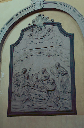 Nef : deuxième travée côté nord : bas relief en stuc : Adoration des Bergers