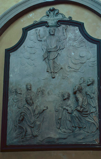 Nef : deuxième travée côté sud : bas relief en stuc : l'Ascension