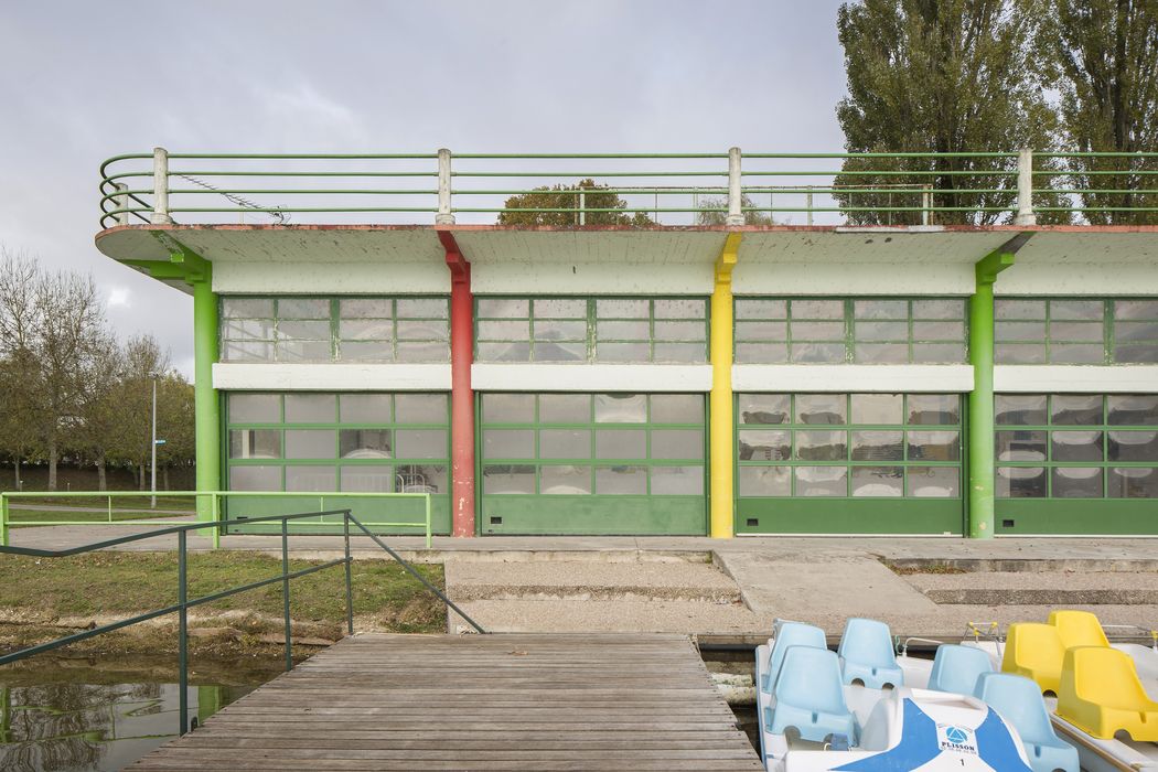 Guinguette et dépendances de la plage aménagée du lac Vert