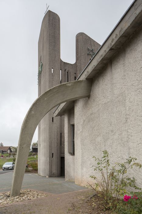 Église paroissiale Sainte-Thérèse-de-l’Enfant-Jésus