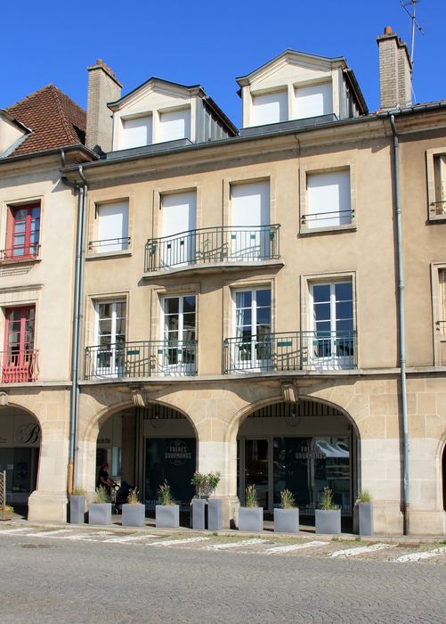 façade sur rue, vue générale