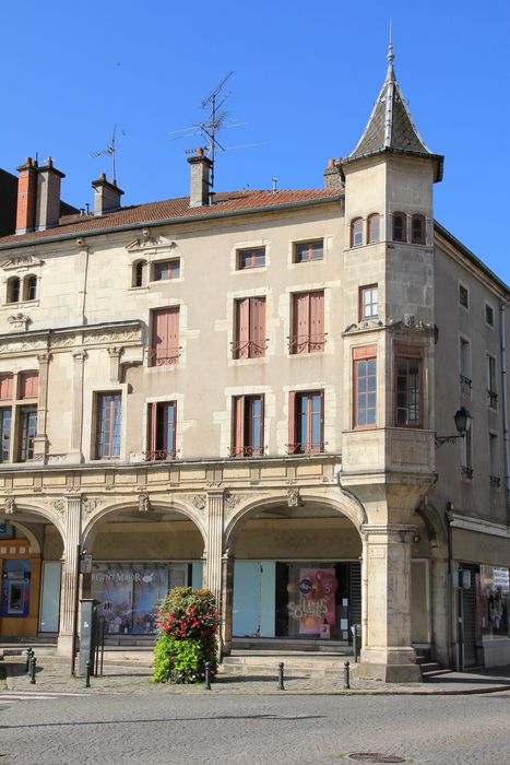 façade sur rue, vue générale