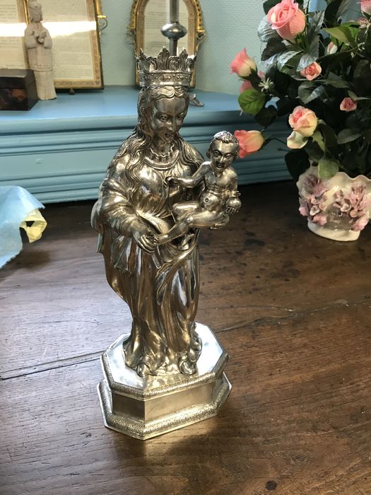 statuette de Vierge à l'Enfant et son socle