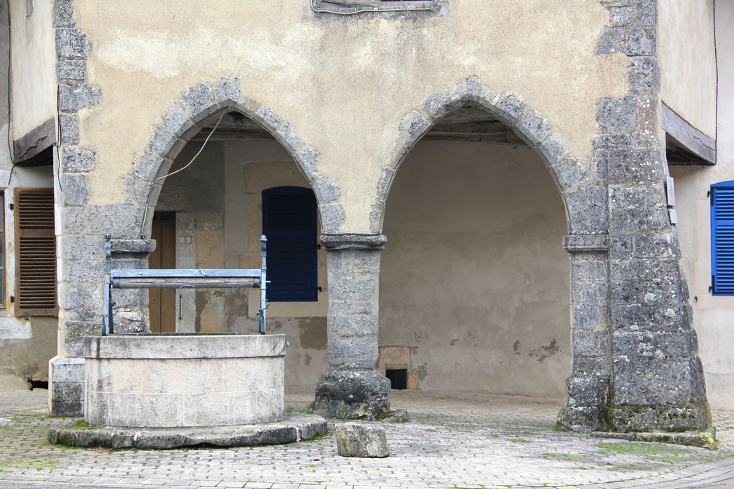 vue partielle de la façade sur rue