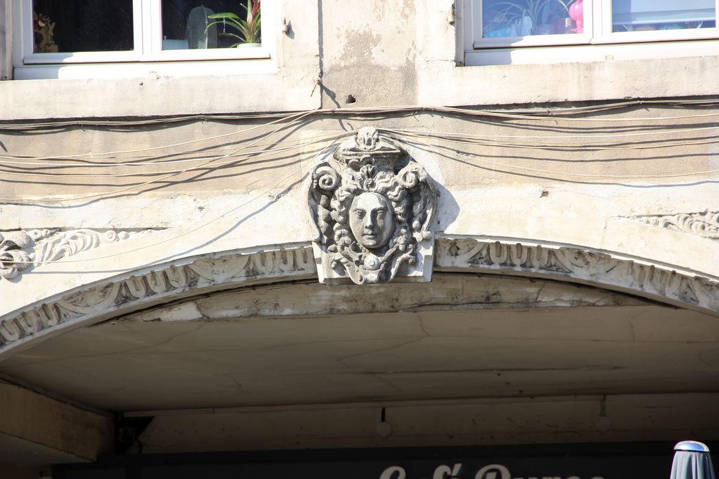 façade sur rue, détail