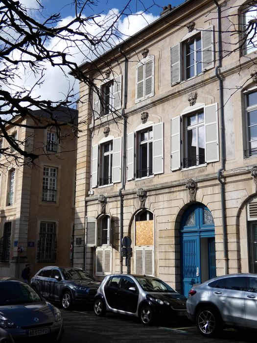 façade sur rue