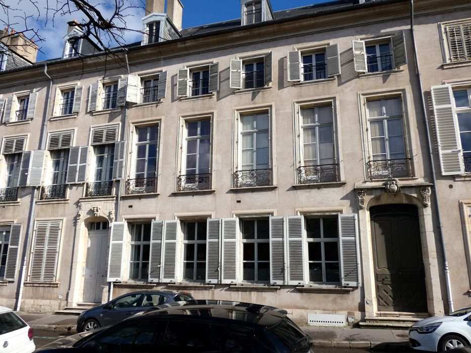 façade sur rue