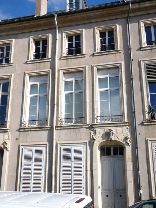 façade sur rue