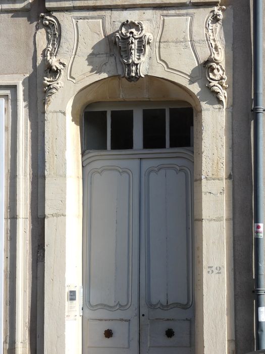 porte d’accès sur rue