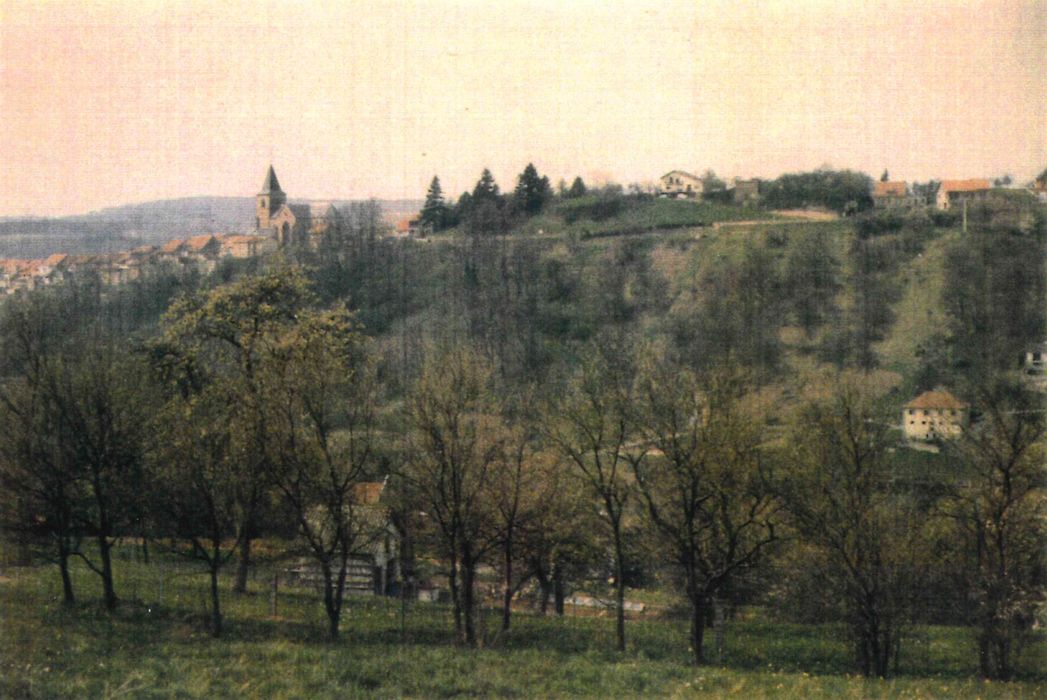 vue générale du site, village et site castral, depuis le Sud