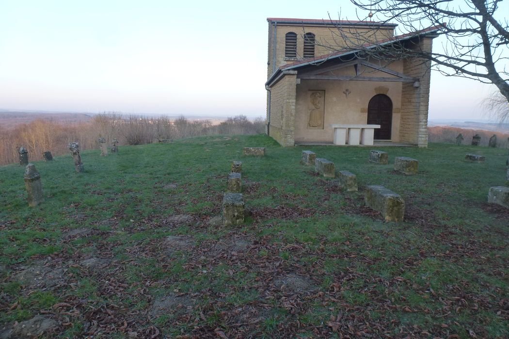 vue générale de la chapelle dans son environnement