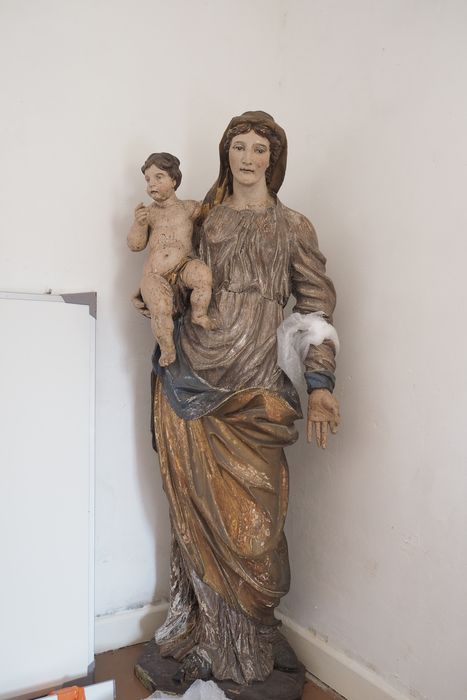 statue : Vierge à l'Enfant