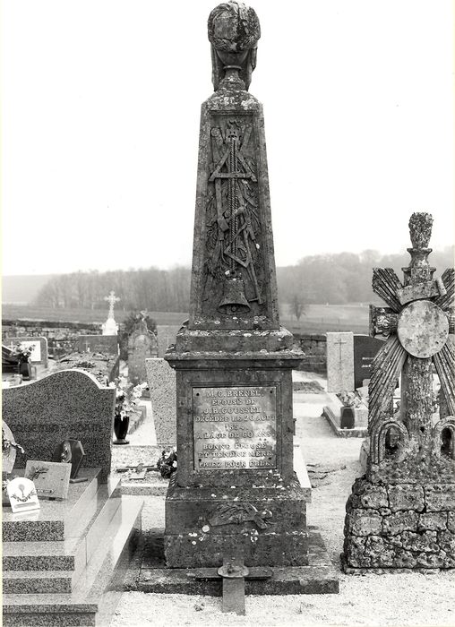 tombeau de Marie-Claude Brenel, épouse Goussel, fille et épouse de fondeurs