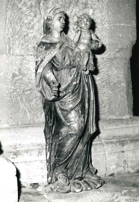 statue : Vierge à l'Enfant