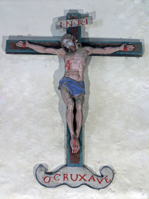 statue : Christ en croix