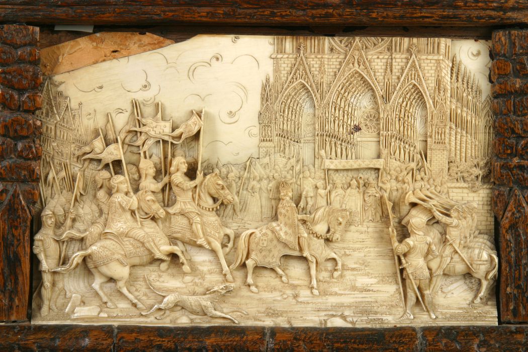 bas-relief : Arrivée du dauphin Charles et de Jeanne d'Arc à Reims pour le couronnement