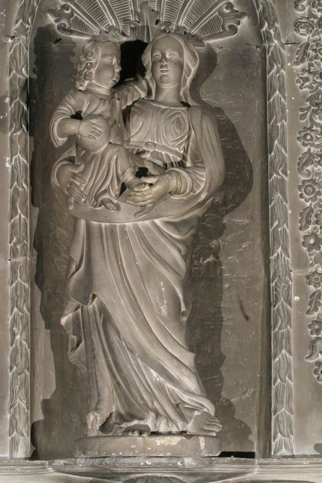 statue : Vierge à l'Enfant