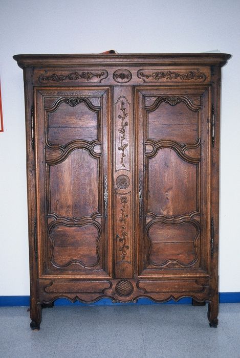 armoire à deux portes - © Ministère de la Culture (France), Direction Régionale des Affaires Culturelles ddu Grand Est – Tous droits réservés