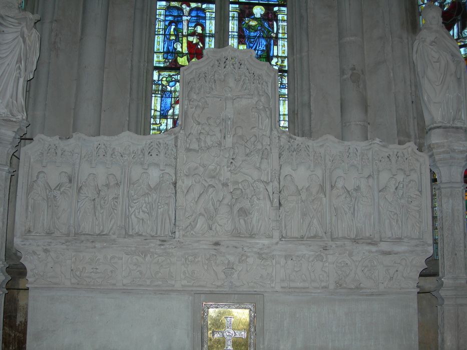 retable, bas-relief : la Crucifixion, Les apôtres