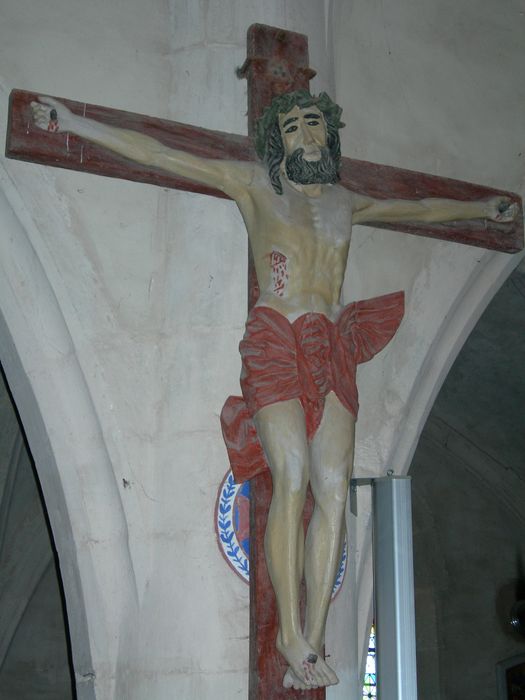 statue : Christ en croix