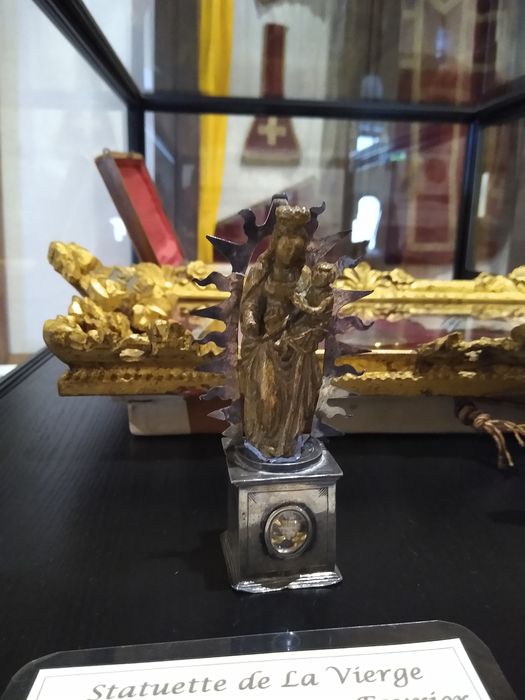 statuette-reliquaire : Vierge en sa chapelle