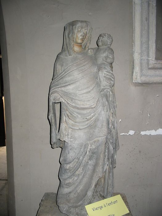 statue : Vierge à l'Enfant - © Ministère de la Culture (France), Direction Régionale des Affaires Culturelles ddu Grand Est – Tous droits réservés