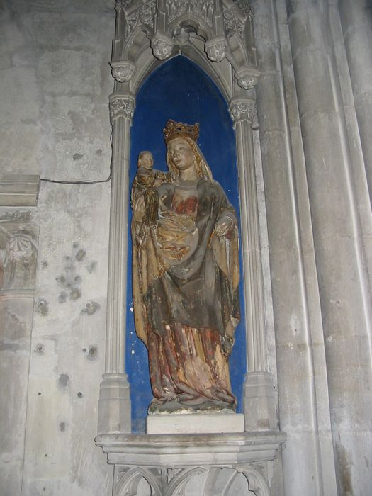 statue : Vierge à l'Enfant