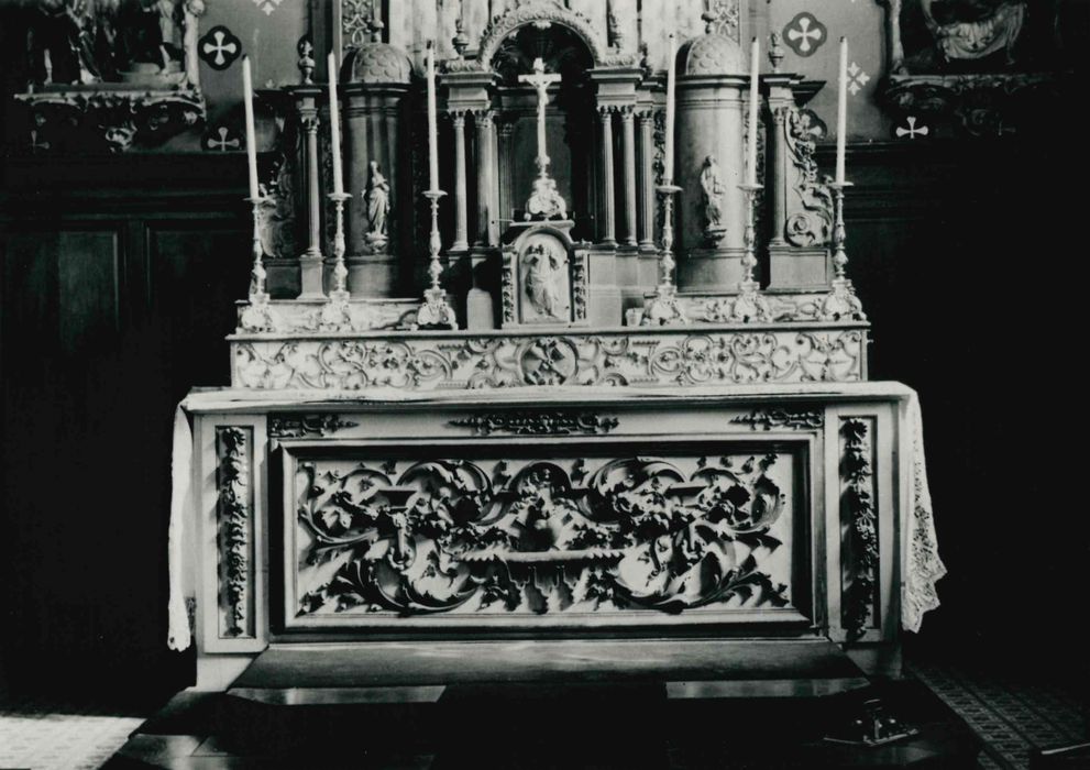 autel, tabernacle, retable (maître-autel)