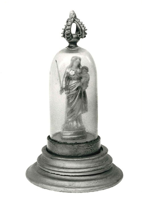 objet de dévotion dit chapelle de Notre-Dame-des-Grâces : statuette sous verre