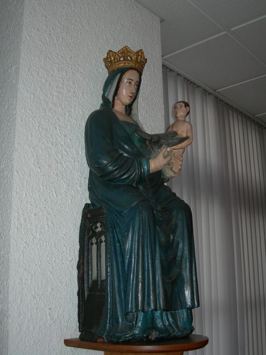 statue : Vierge à l'Enfant à l'oiseau - © Ministère de la Culture (France), Direction Régionale des Affaires Culturelles du Grand Est – Tous droits réservés