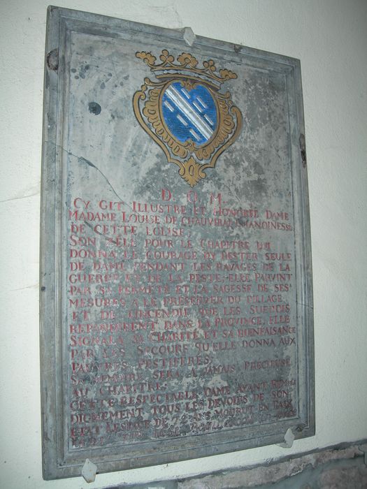 inscription funéraire de Louise de Chauvirai, chanoinesse