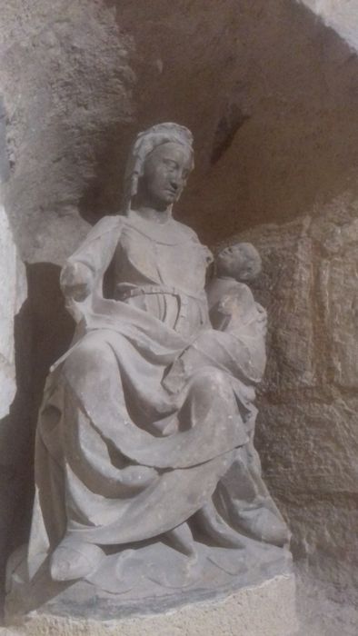 statuette : Vierge à l'Enfant assise