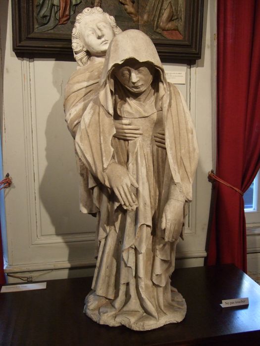 groupe sculpté : Pâmoison de la Vierge (la)