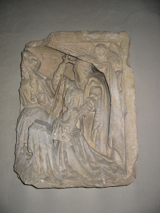 haut-relief, retable (fragment) : Yolande de Bassompierre en prière - © Ministère de la Culture (France), Direction Régionale des Affaires Culturelles du Grand Est – Tous droits réservés