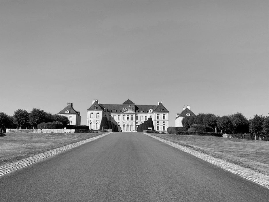 vue générale du château dans son environnement depuis le Nord-Est