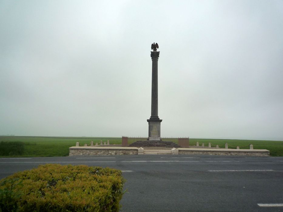 vue générale du monument dans son environnement