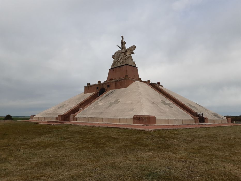 vue générale du monument depuis le Sud