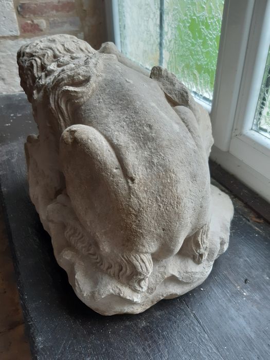 élément de gisant : Lion