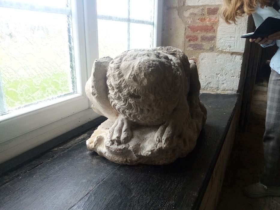 élément de gisant : Lion