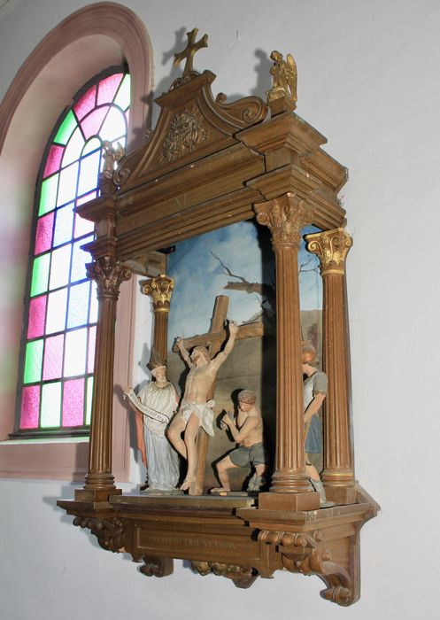 chemin de croix, station n° 11 : Jésus est attaché à la croix