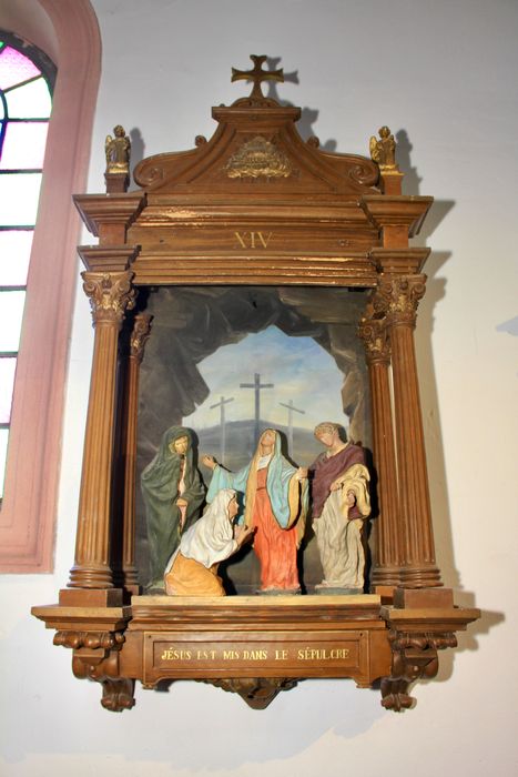 chemin de croix, station n°14 : Jésus est mis dans le sépulcre