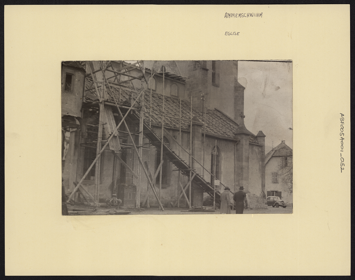 Vue d’ensemble des travaux de restauration du collatéral nord.