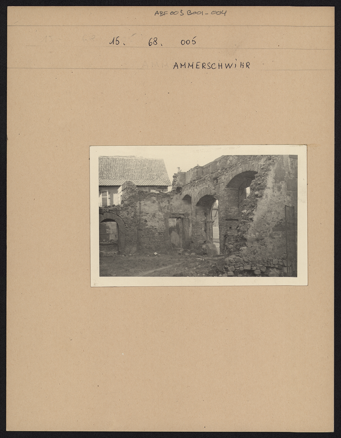 Dommages de guerres, vue des ruines.