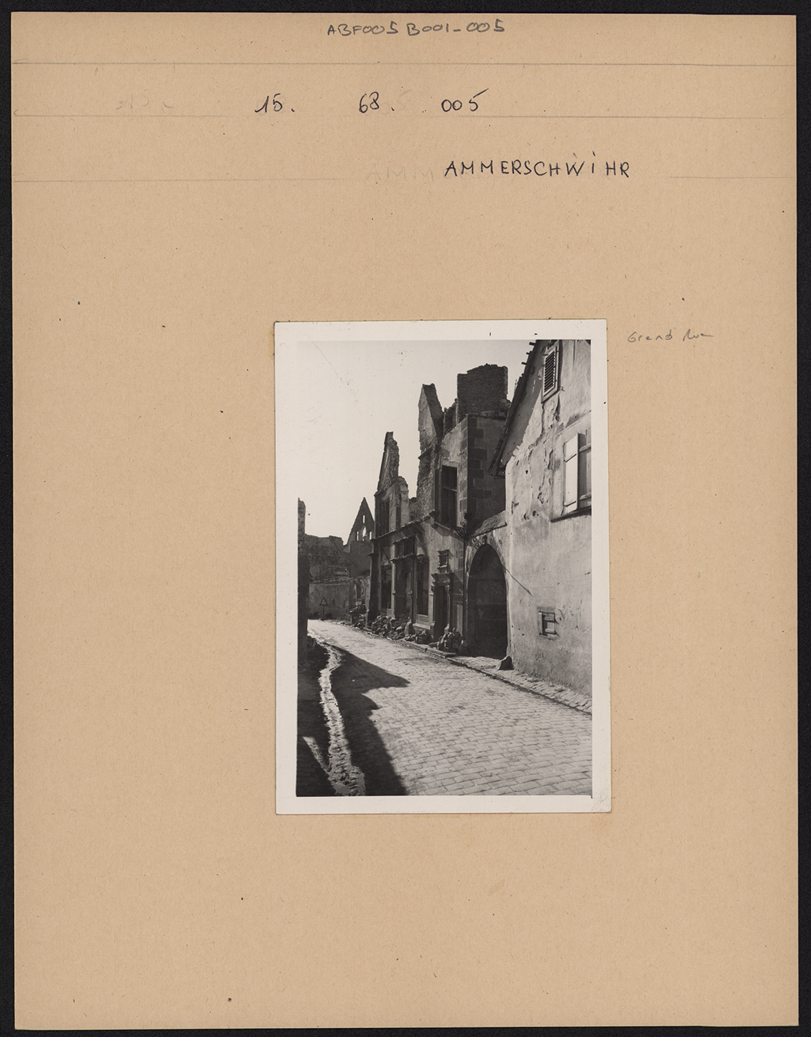 Dommages de guerre, vue des ruines.