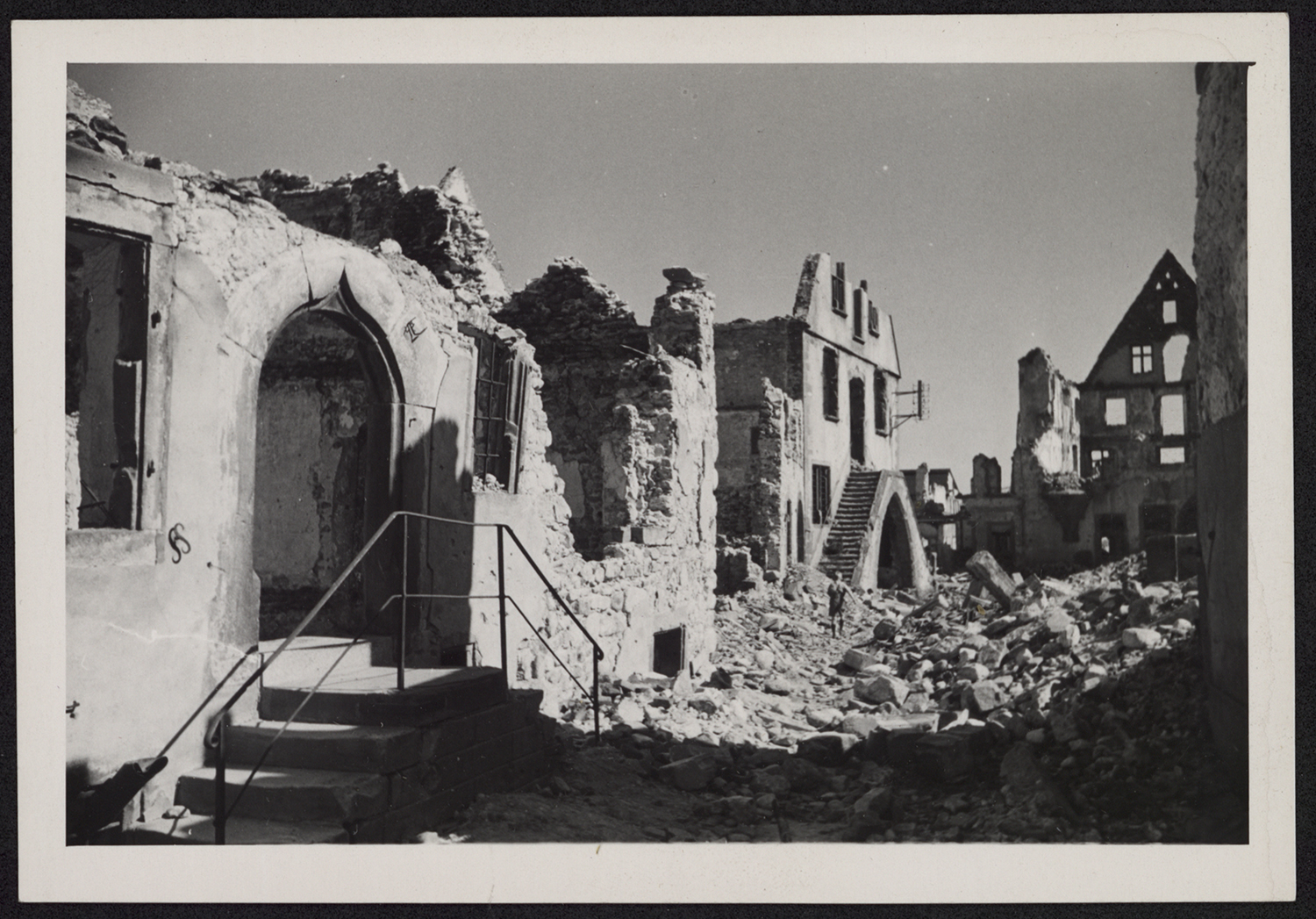 Dommages de guerre, vue d’ensemble du côté nord-est.