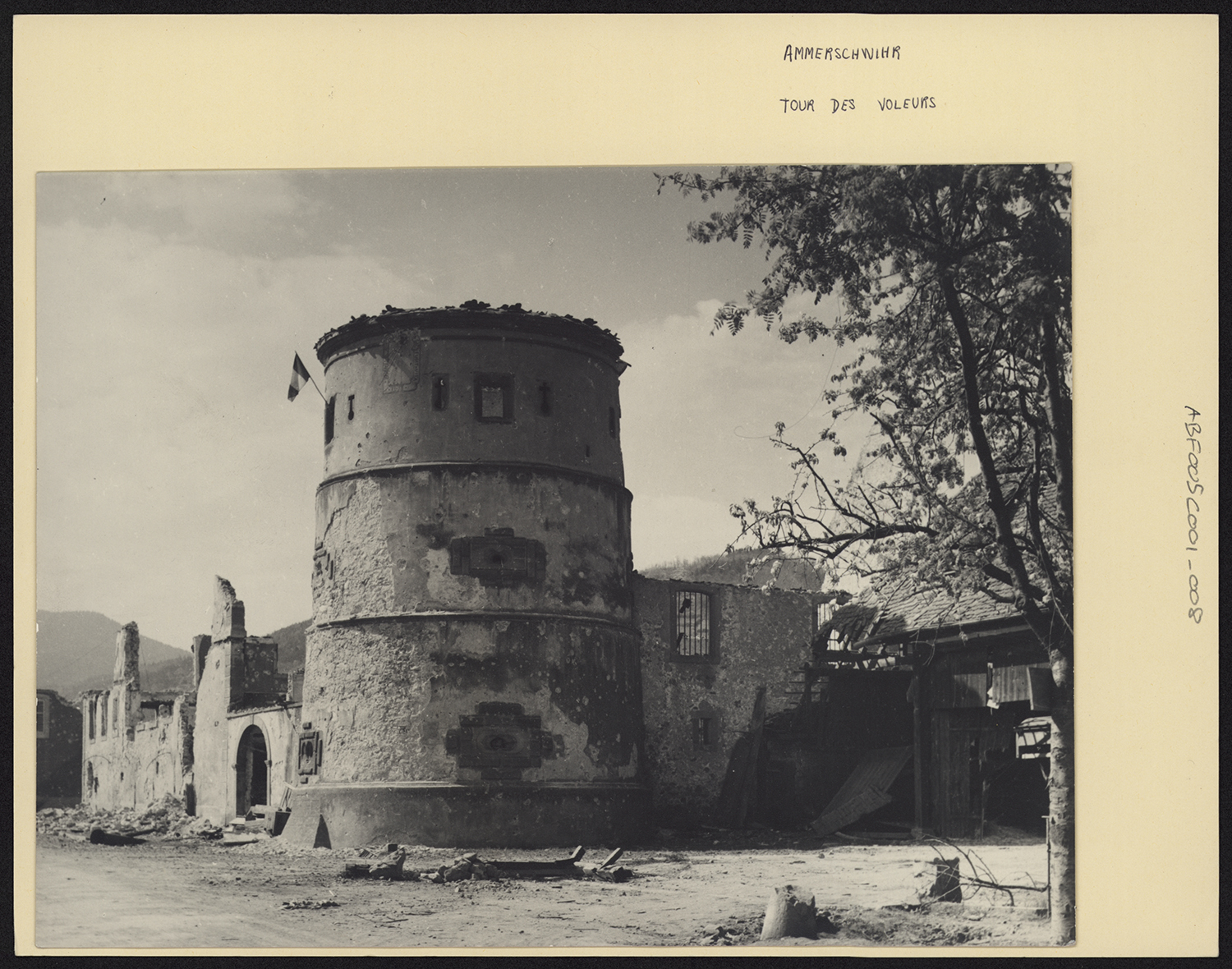 Dommages de guerre, vue d’ensemble du côté sud-est.