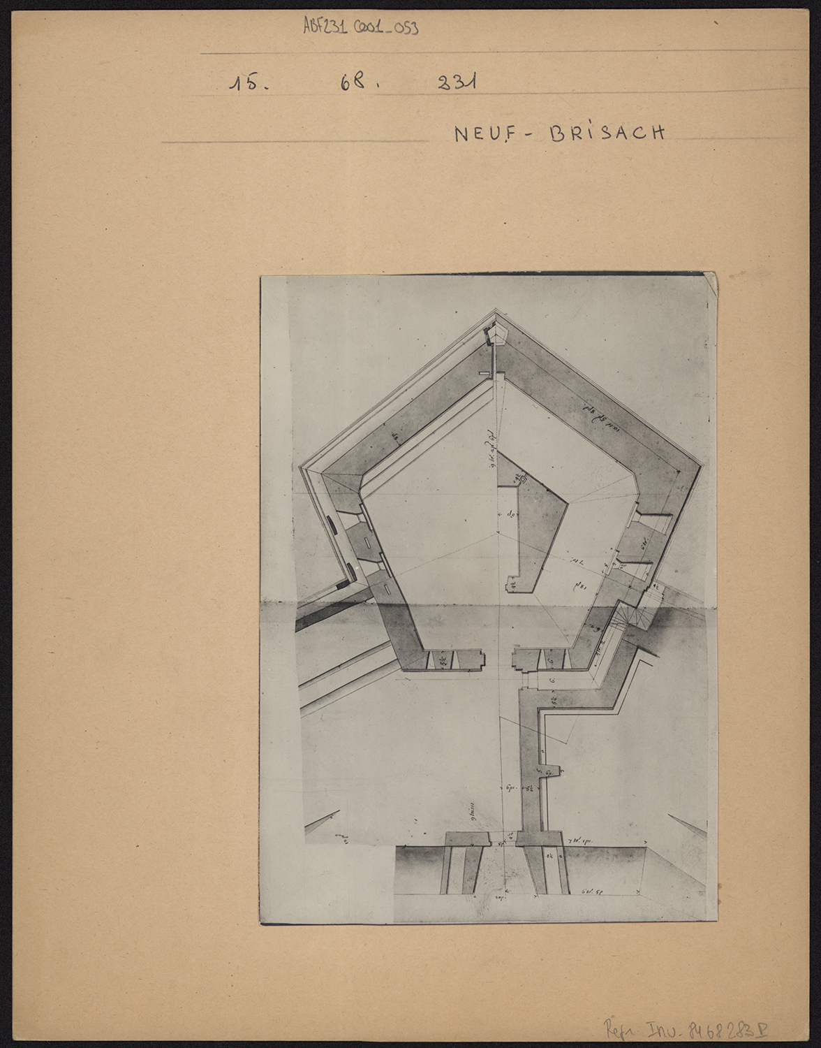 Plan de masse d’une tour bastionnée.