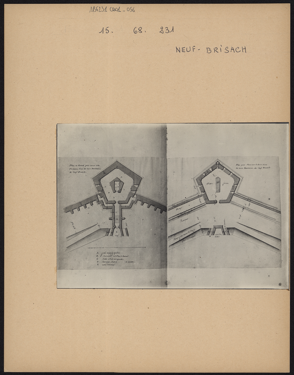 Plans de masse d’une tour bastionnée.