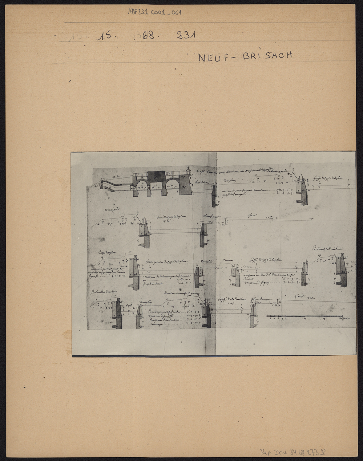 Profils d’une tour bastionnée et de sa contre-garde.