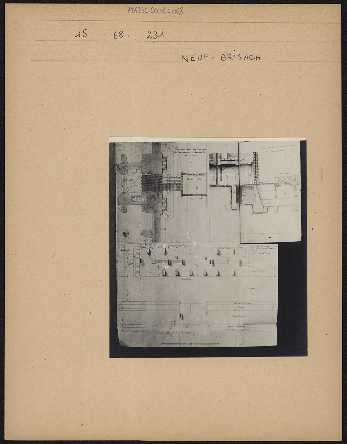 Plan de masse et coupe des ponts dormants et à bascules, plans d’une porte de ville.